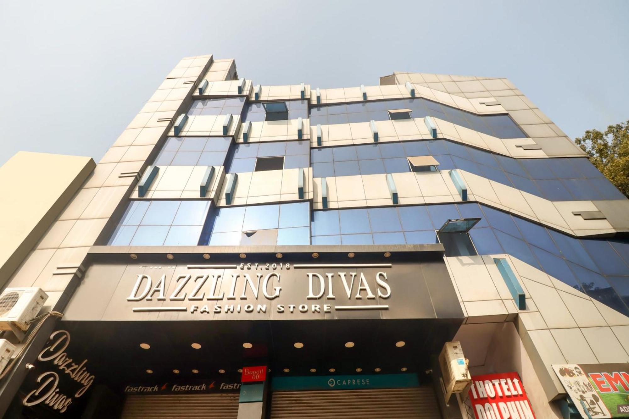 Super Collection O Dolphin Hotel Lucknow Bagian luar foto