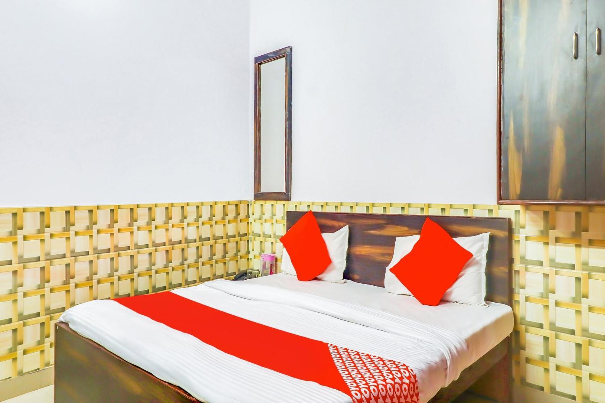 Super Collection O Dolphin Hotel Lucknow Bagian luar foto