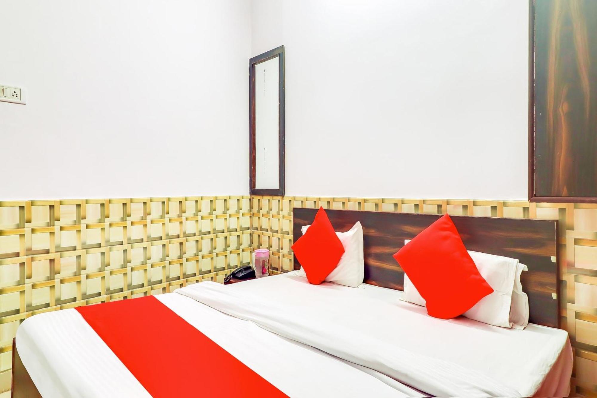 Super Collection O Dolphin Hotel Lucknow Bagian luar foto