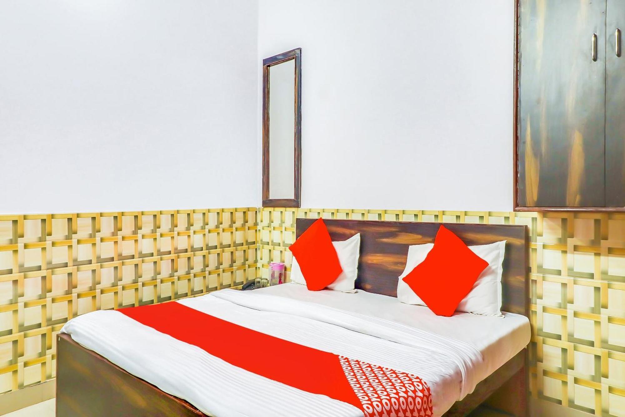 Super Collection O Dolphin Hotel Lucknow Bagian luar foto